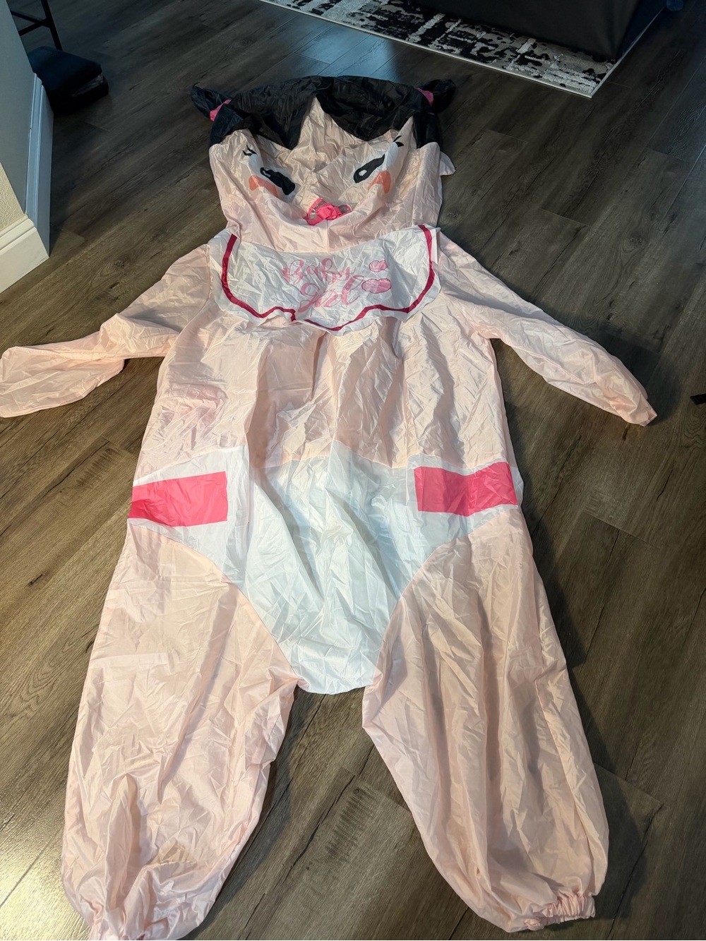 Inflatable costume: "Baby Girl" character in a diaper and bib